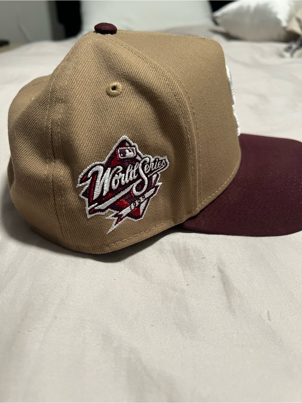 New Era San Diego Padres 1998 World Series Patch Cap Khaki Maroon - Picture 2 of 4